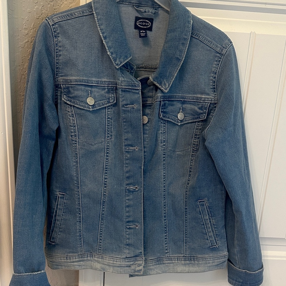 Scoop Women's Classic Blue Denim Jacket